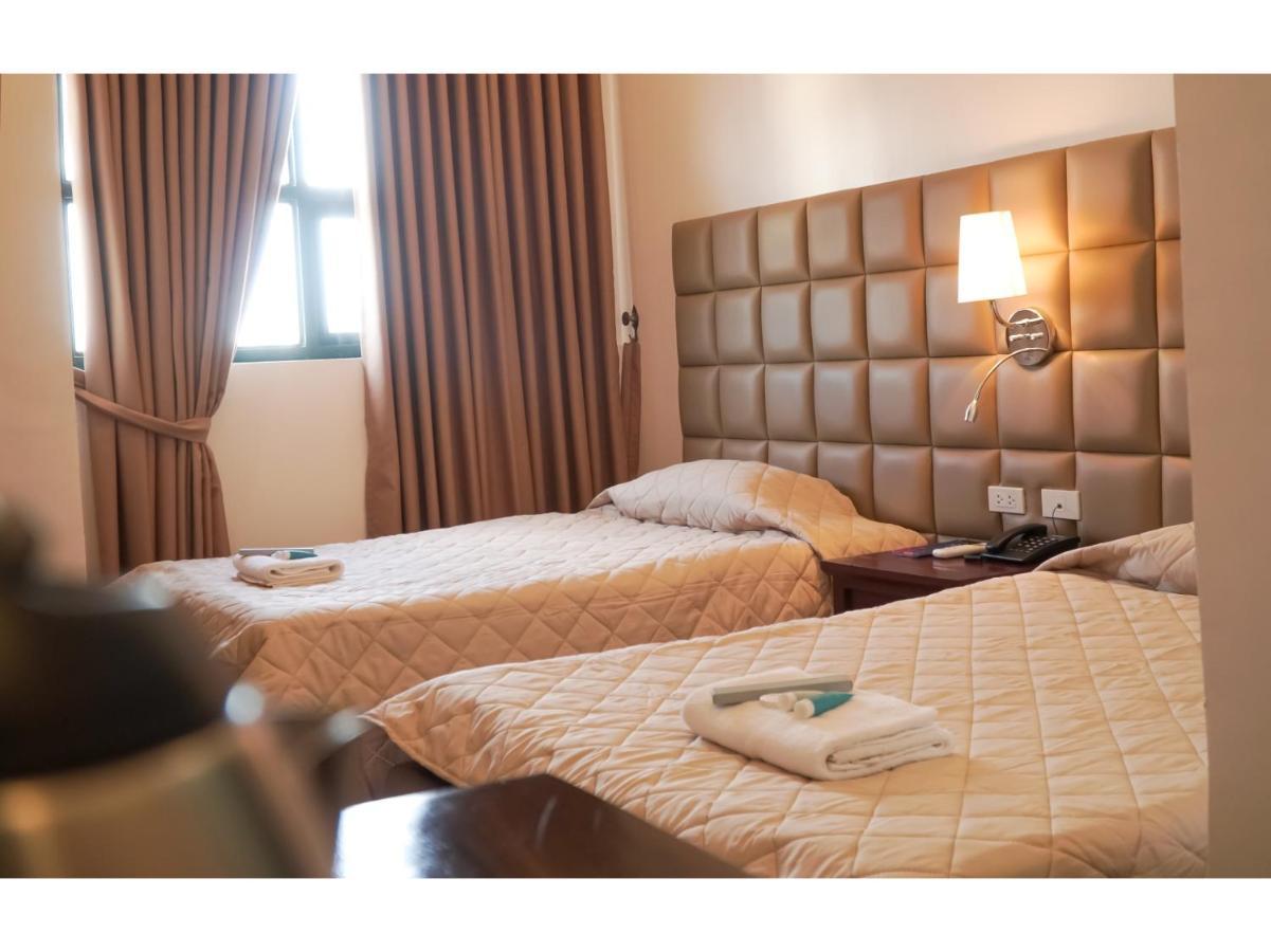 M28 Hotel And Apartments Quezon City Esterno foto
