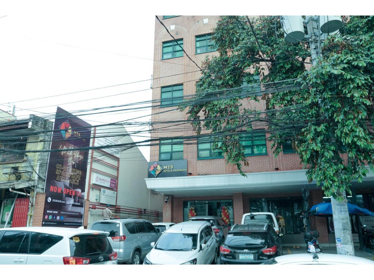 M28 Hotel And Apartments Quezon City Esterno foto