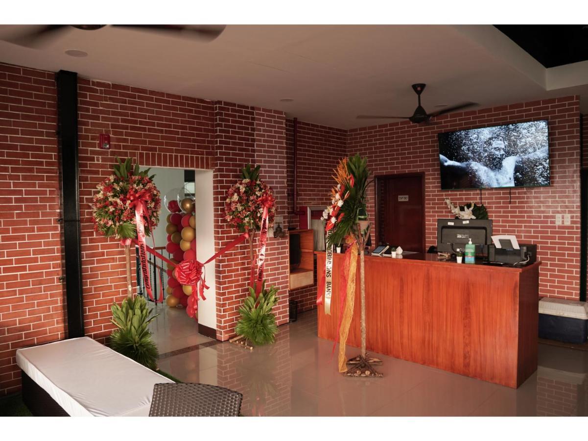 M28 Hotel And Apartments Quezon City Esterno foto
