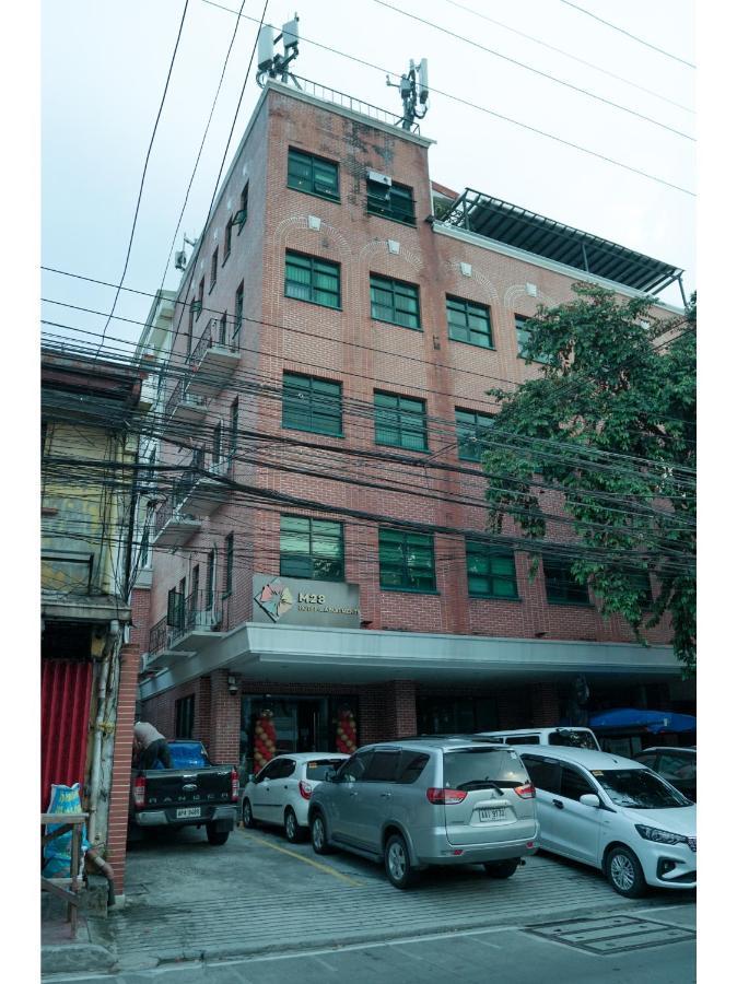 M28 Hotel And Apartments Quezon City Esterno foto