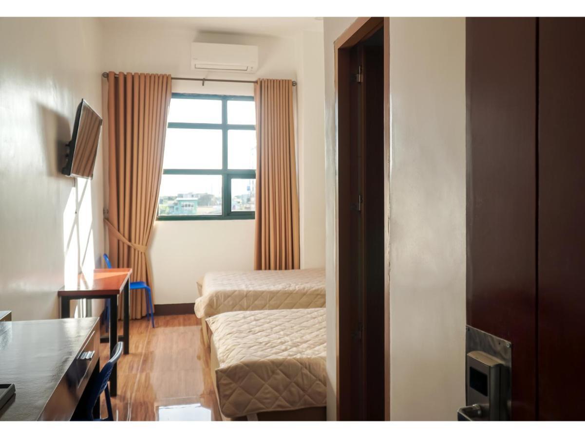 M28 Hotel And Apartments Quezon City Esterno foto
